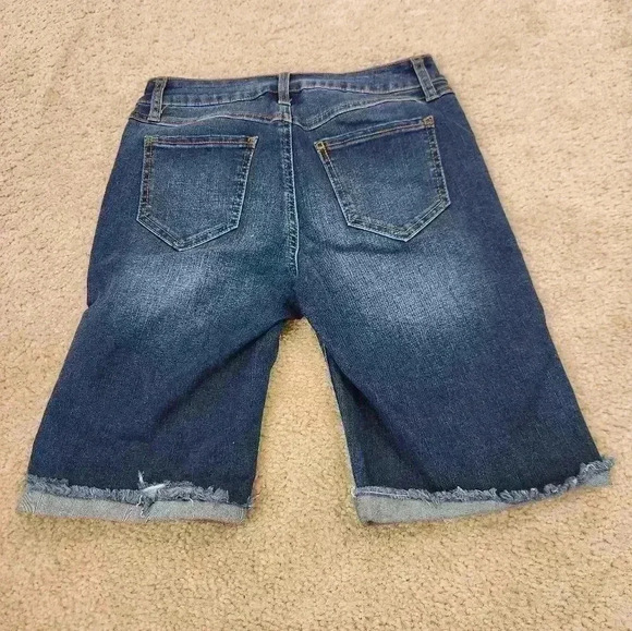 Rewash Blue Jean Capri Shorts Size 1  Dark Distressed Mid Length 26" Waist #G239 - Picture 3 of 5
